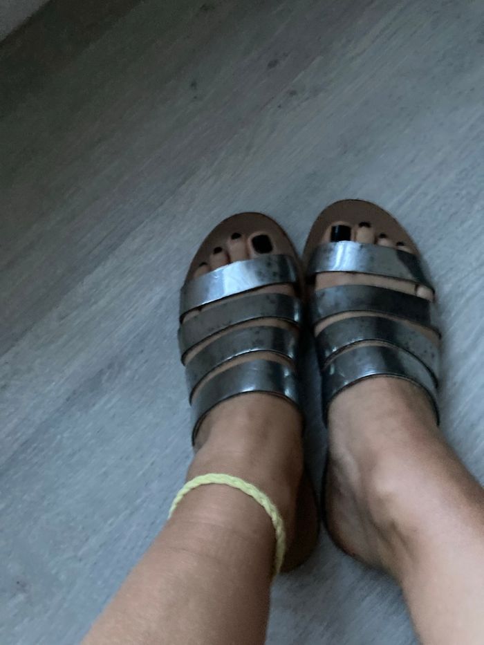 Sandales nus pieds portés - photo numéro 2