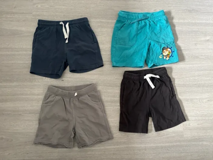 Short 5 absurde