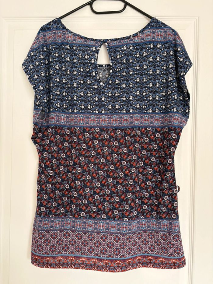 Haut à manches courtes Col rond motifs floraux bleu marine L camaïeu très bon état - photo numéro 3