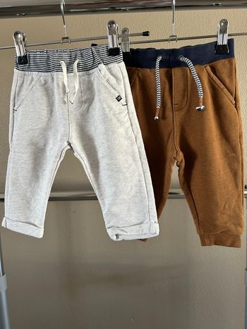 Lot 2 joggings 12 mois