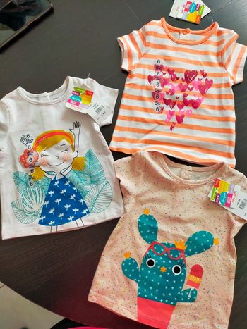 Lot de 3 tee-shirts manches courtes taille 6 mois
