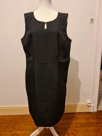Robe noire T44
