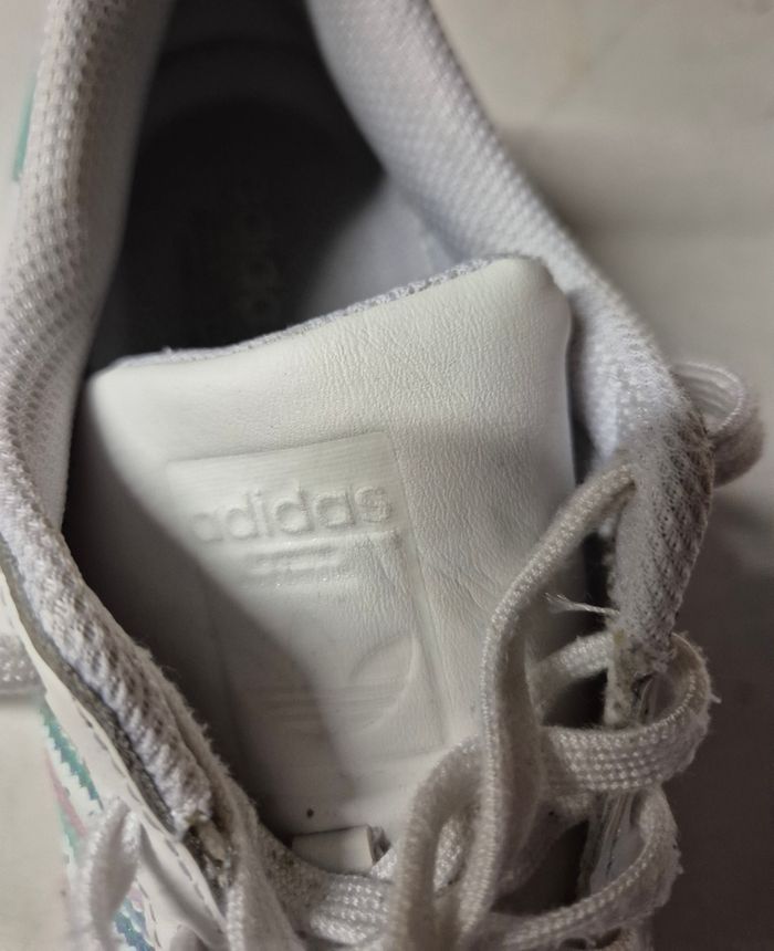 Basket Adidas superstar FV3139 blanche et holographique /iridescente taille 38 - photo numéro 6