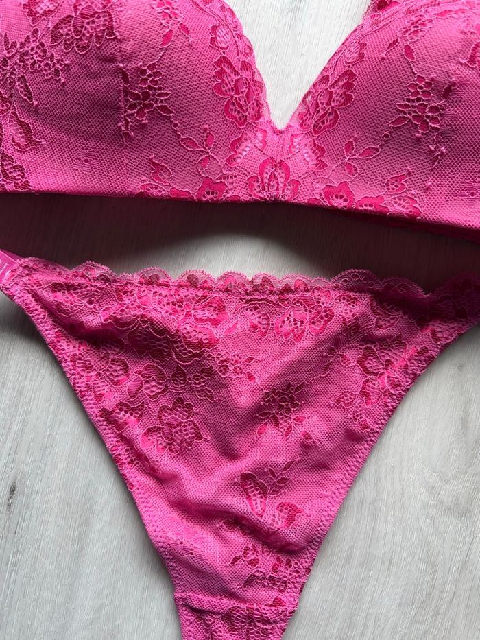 Ensemble lingerie Lounge. - photo numéro 3