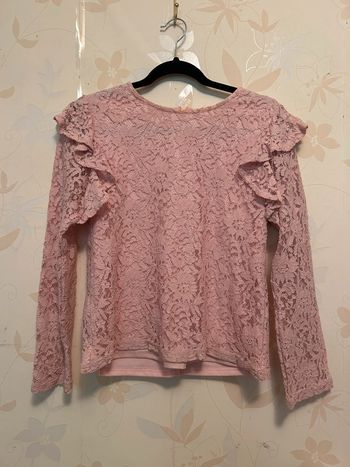 Blouse romantique couleur rose en dentelle