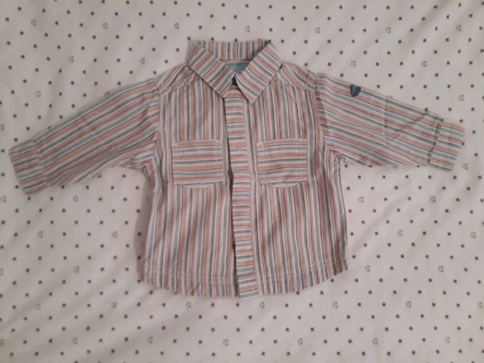 2 chemises 6 mois - photo numéro 2