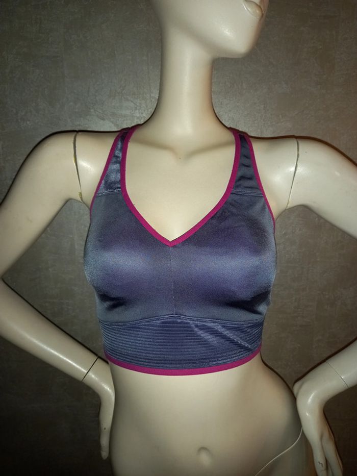 brassière de sport triaction by triumph taille 85C