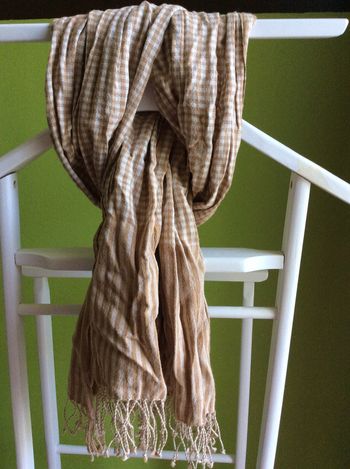 Foulard beige marron à carreau