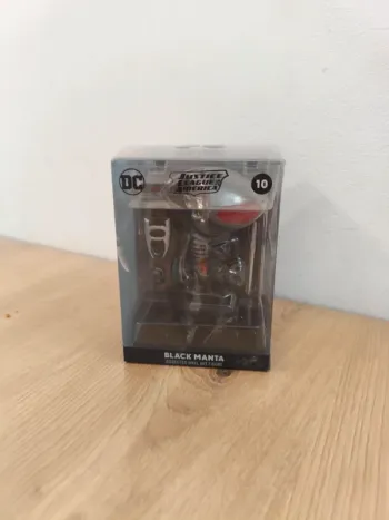 Figurine DC justice League America Black manta