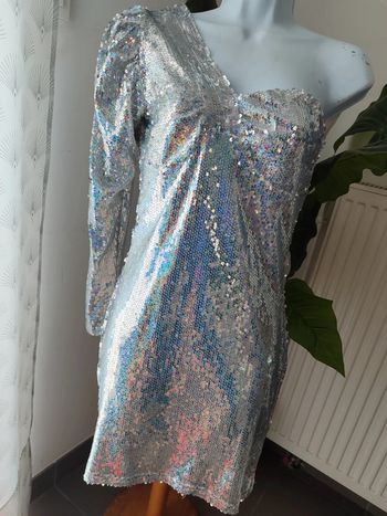 Robe asymétrique a sequins brillants