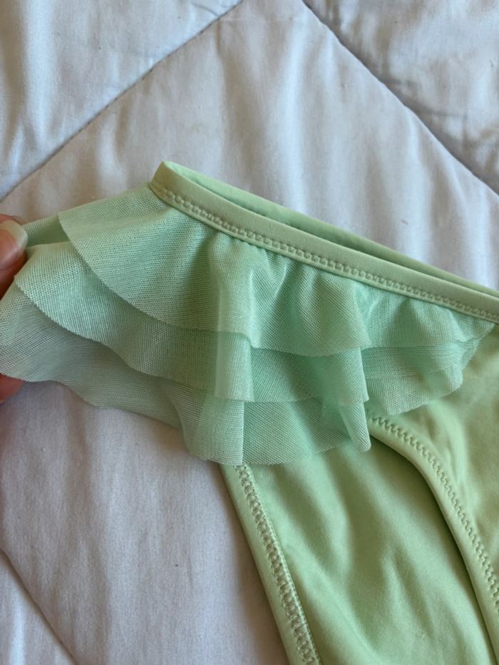 Bas de maillot de bain vert pale anis volant tulles Penti taille XL/42 neuf - photo numéro 2