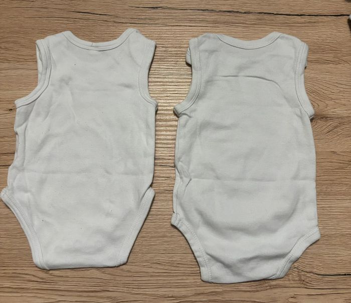 Lot 6 bodies sans manches 3 mois - photo numéro 11