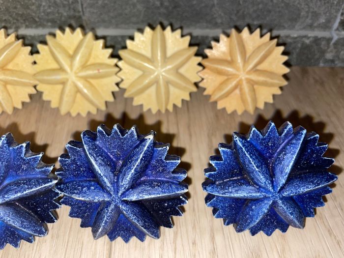 Lot 9 Boutons Poignées de porte Country Corner Flocon Résine beige bleu Comme neuf - photo numéro 3