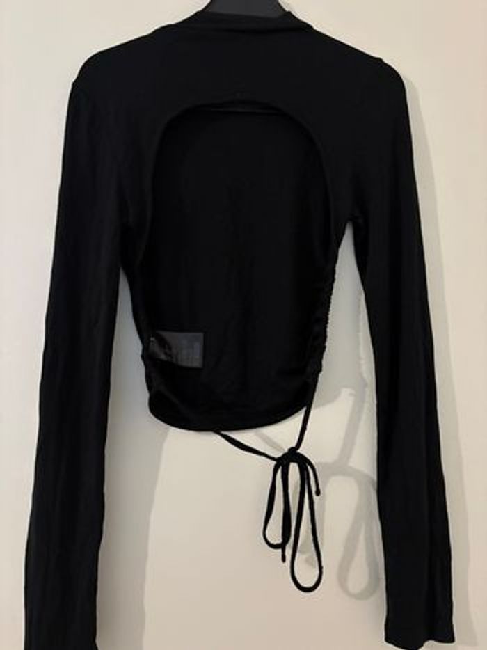 T-shirt manches longues dos nu - photo numéro 2