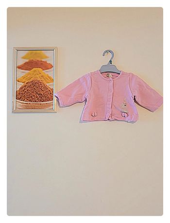 Gilet rose orchestra avec un lapin taille 1 mois