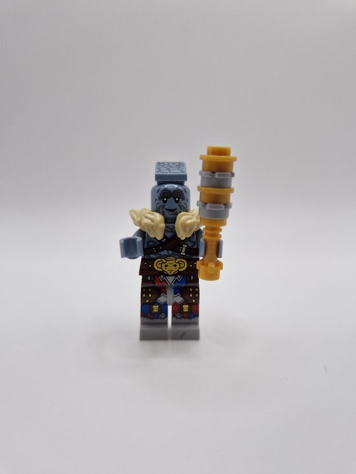 Figurine type lego Korg Marvel