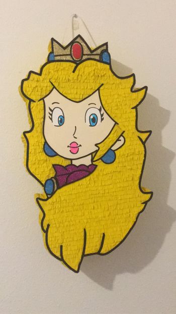 Pinata peach
