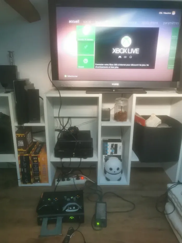 Xbox360 120g +2 manettes + 2 batterie