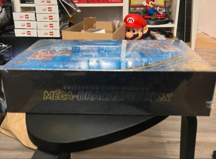 Coffret Premium UPC Dracaufeu Pokémon ME02 Méga-Évolution – Flammes Fantasmagoriques - photo numéro 3