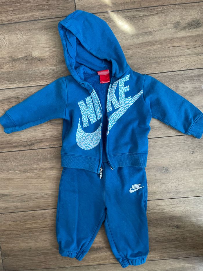 Ensemble Nike