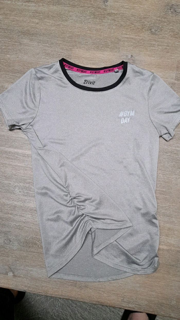 Tee shirt de sport 6 / 8 ans