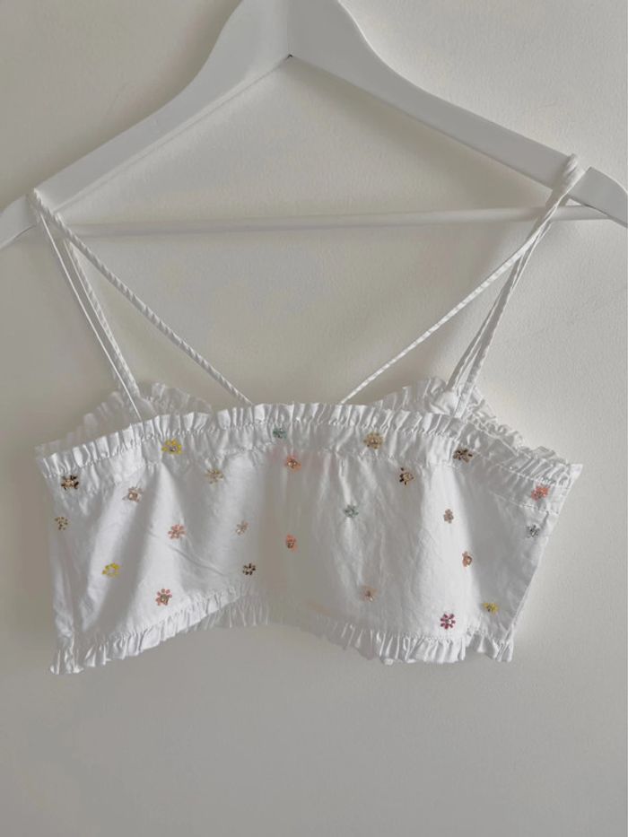 Crop top Zara trafaluc taille S en 100% coton avec perles brodées en forme de fleurs 🌸 - photo numéro 2