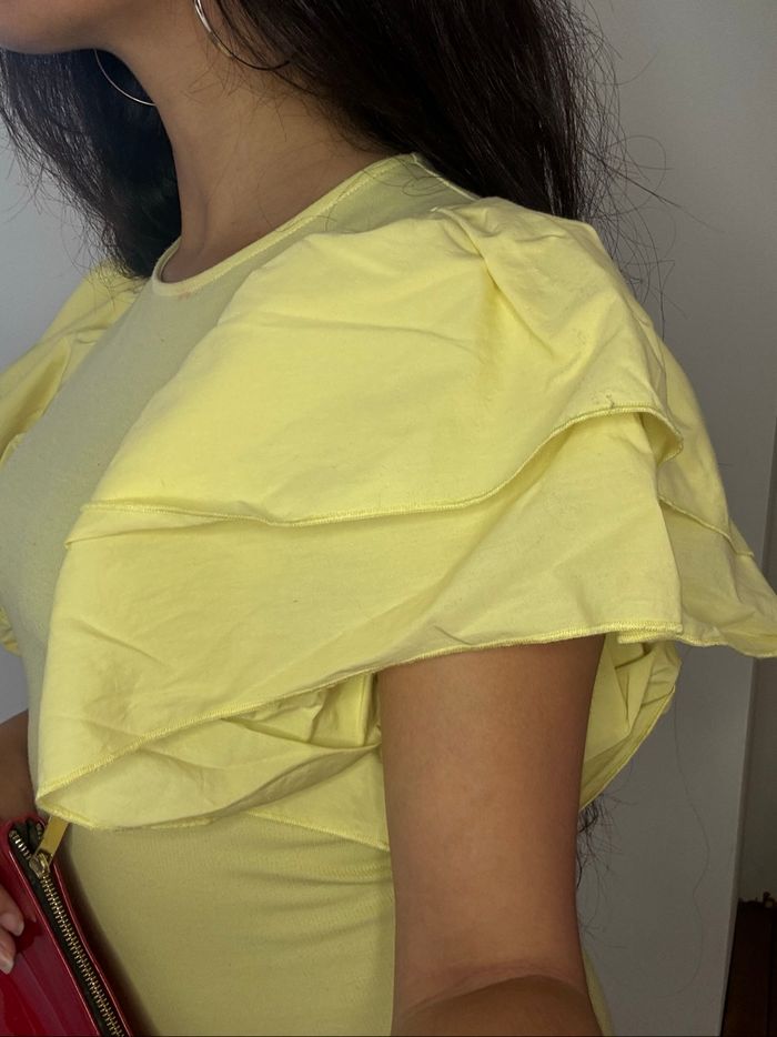 Robe jaune Zara à volants – coupe moulante féminine - photo numéro 2