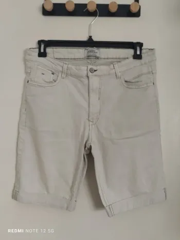 Short slim en jean taille 44