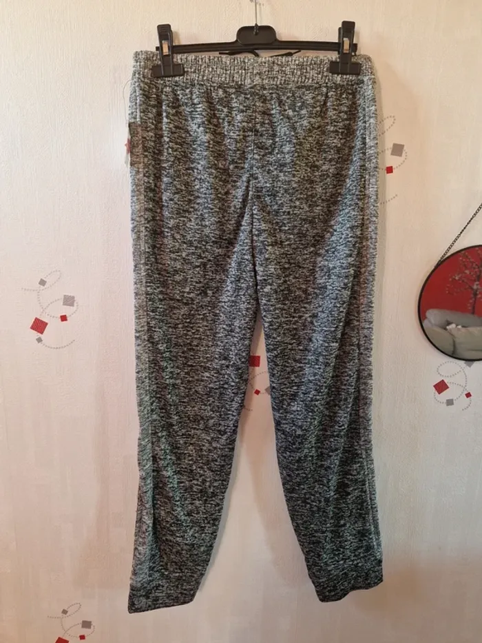 🤗 Pantalon jogging femme T.L neuf - photo numéro 4