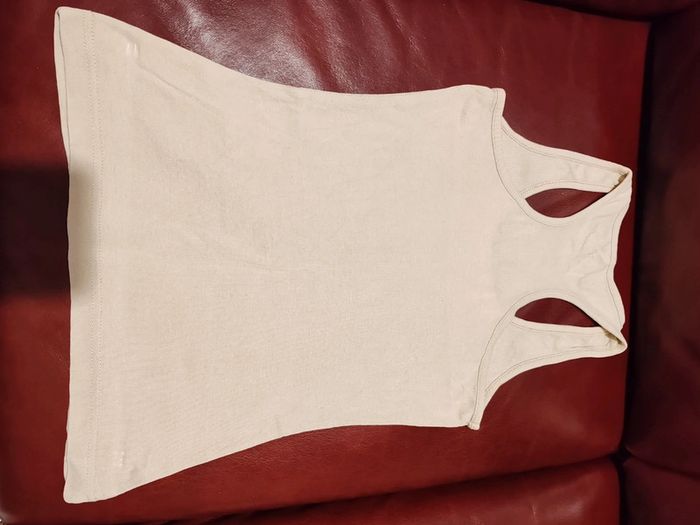 Débardeur beige femme en bon état – basique chic et confortable - photo numéro 4