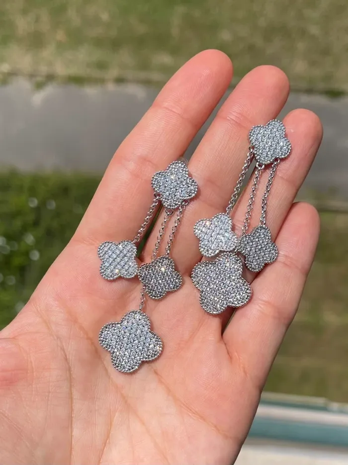 Boucles d’oreilles pendantes scintillantes trèfle à strass - photo numéro 4