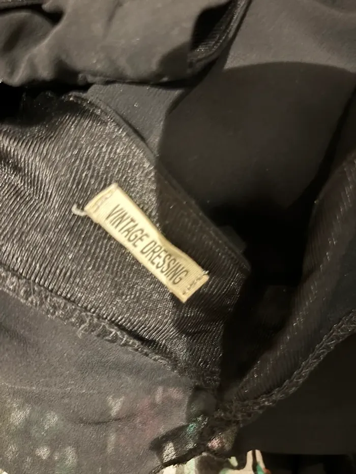 Robe Noire Asymétrique Élégante – T36 - photo numéro 6