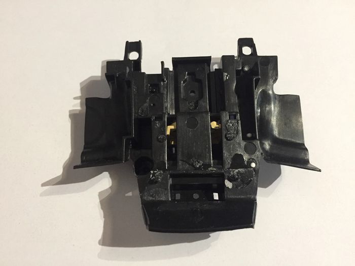 Moteur pièce détachée miniature 1/18 Citroën DS 23 Pallas Norev #A51 - photo numéro 2