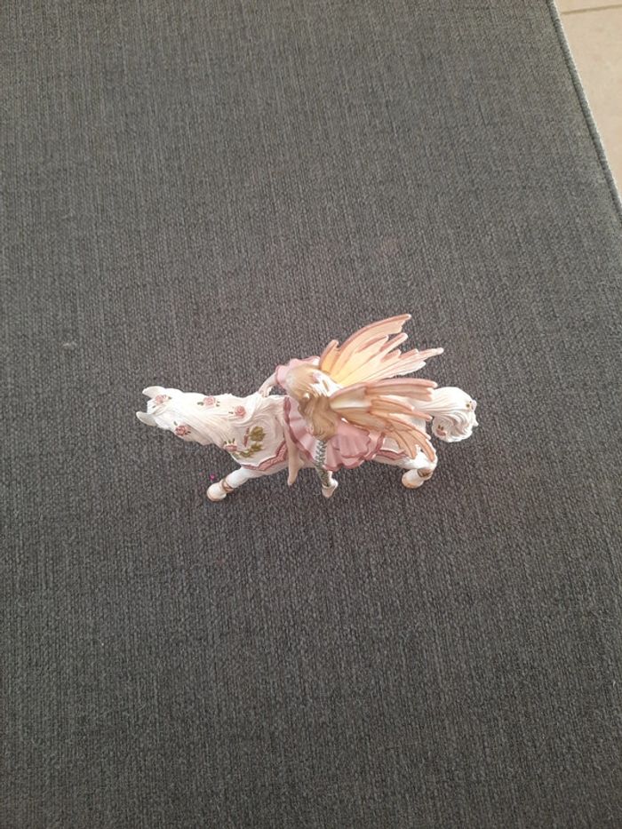 Figurine cheval et fée - photo numéro 2