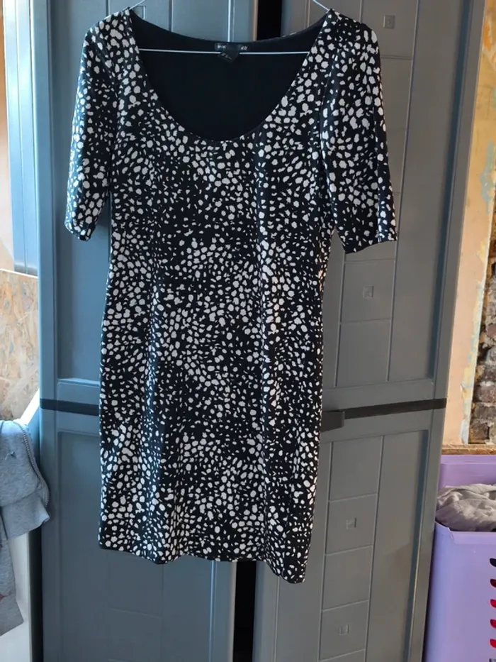 Robe chic noir et blanc
