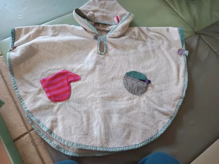 Poncho cape de bain les jolis pas beaux - photo numéro 2