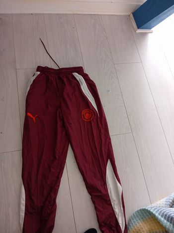 Bonjour je vend mon survêtement