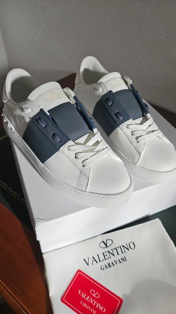 Valentino garvani open