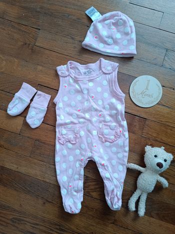 🌸 Pyjama, gants & bonnet - 1 mois 🌸