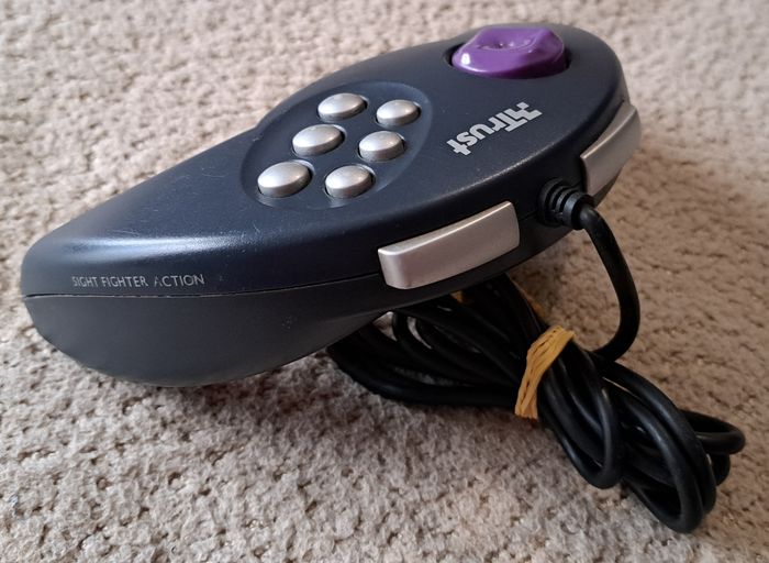 🎮 Manette Trust Sight Fighter Action pour ancien ordinateur - photo numéro 3