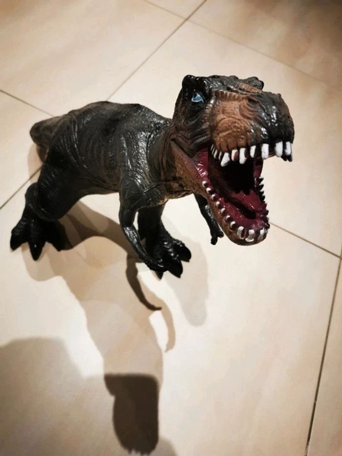 Grand dinosaure - photo numéro 3