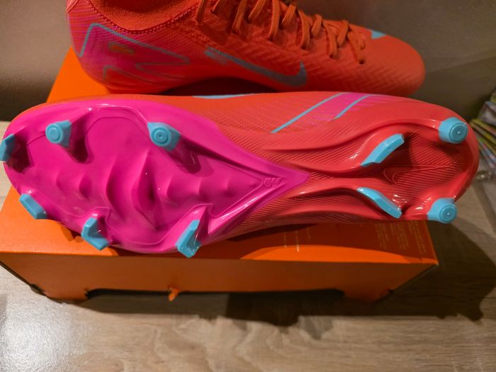 Chaussures foot nike taille 44 - photo numéro 4