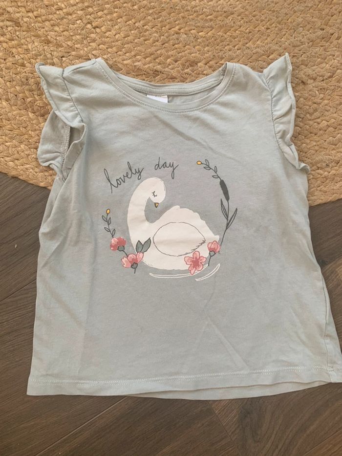 T-shirt MC vert sauge signe blanc H&M 18 mois 2 ans ( équivalent 2 ans 1/2 ) - photo numéro 2