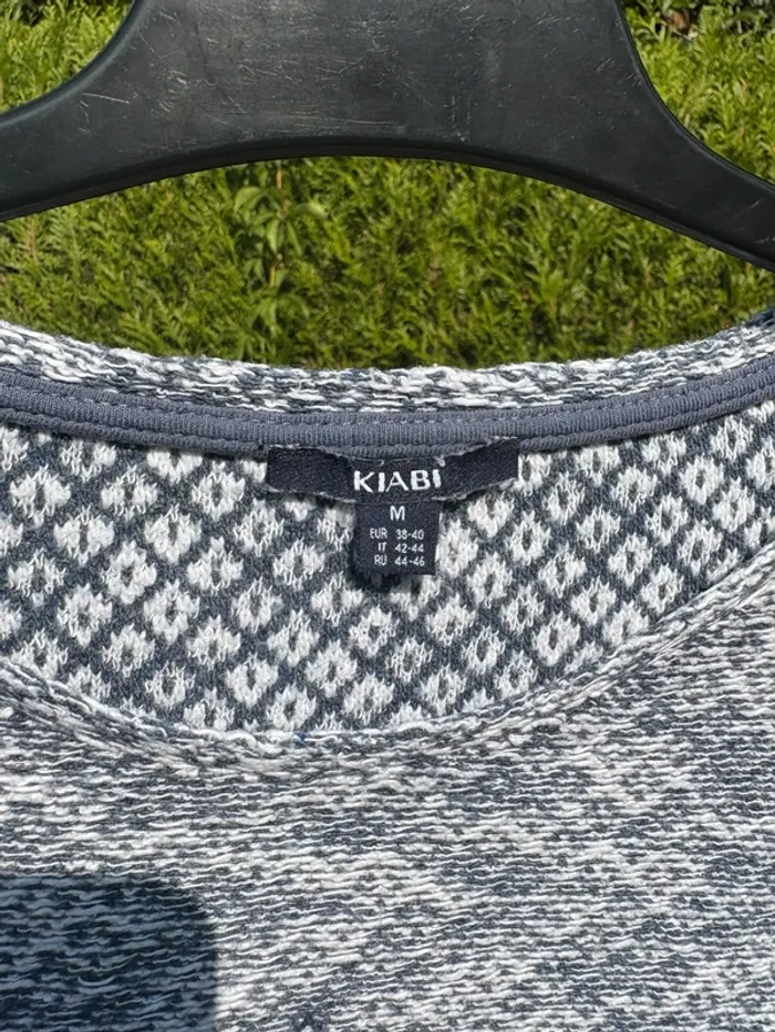 Pull bleu marine et blanc – Marque Kiabi - photo numéro 3