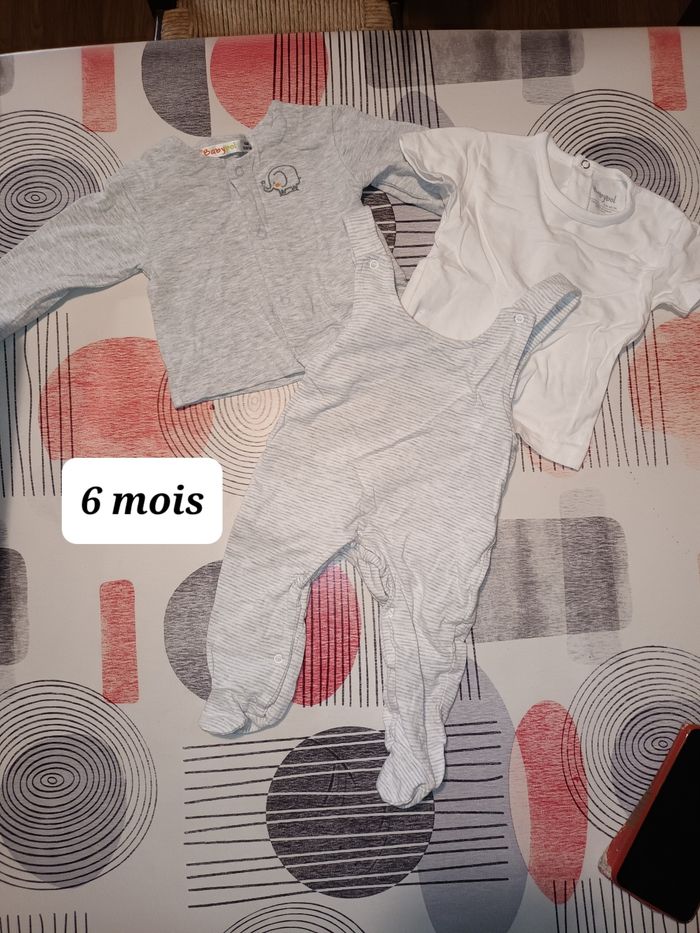 Tenue ensemble salopette 🐘 Taille 6 mois Mixte