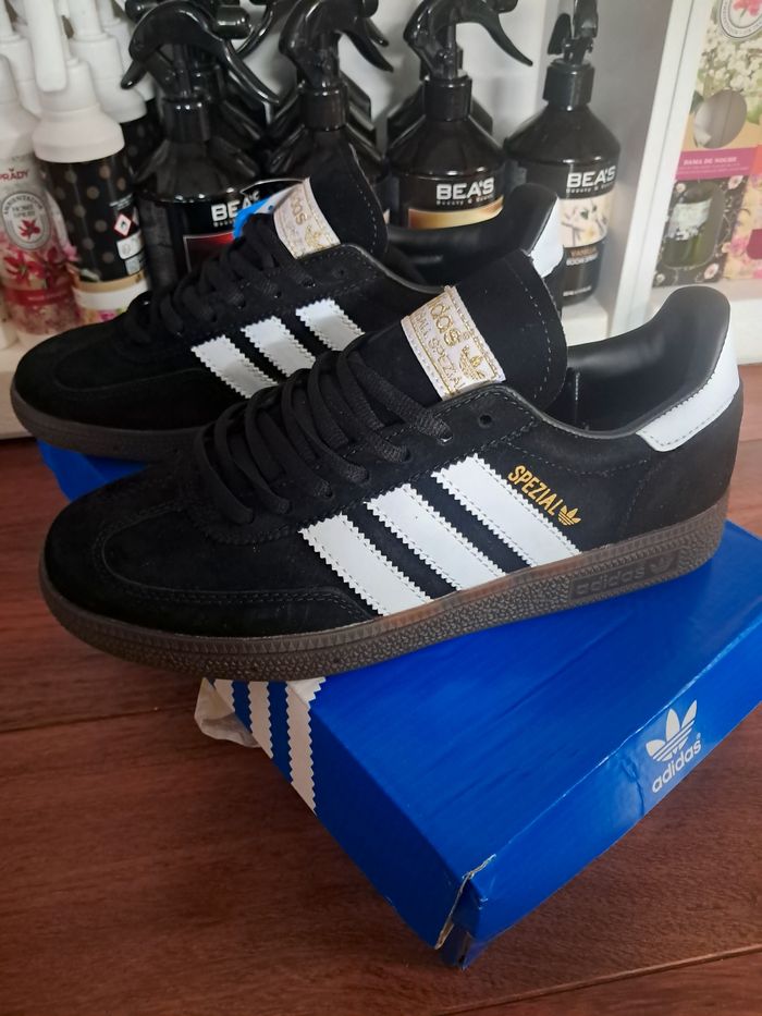 Spezial Adidas