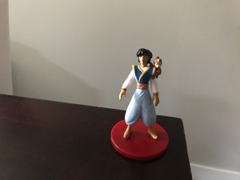 Figurine aladdin et abu disney