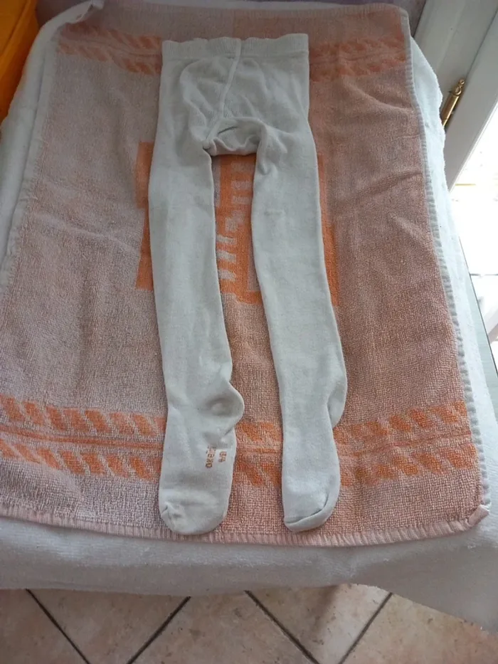 🚼collant beige 4/6 ans Okaidi