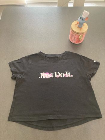 Nike tee shirt fille enfant taille 12 ans L 146 cms vêtement sport