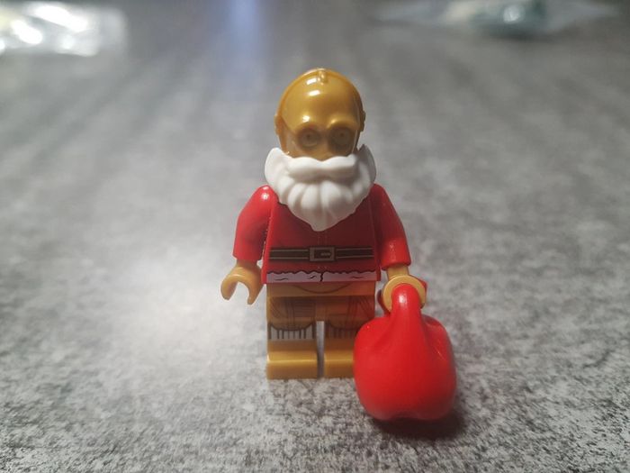 Vends figurinne lego C3Po Noel .